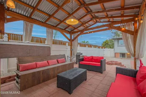 Exterior - 8128 E 4th Pl, Tucson, AZ 85710 photo 4 of 7