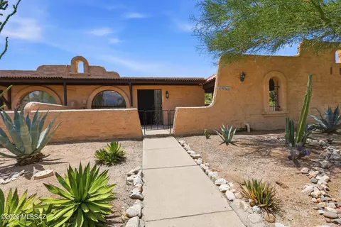 5213 N Tigua Dr, Tucson, AZ 85704