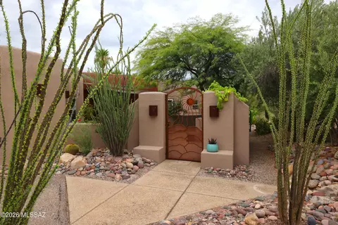 1430 Entrada Trece, Tucson, AZ 85718