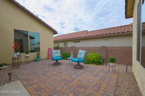Exterior - 14037 E Cariole St, Vail, AZ 85641 photo 2 of 6