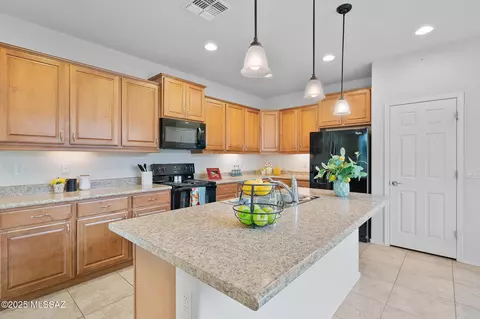 Kitchen - 14037 E Cariole St, Vail, AZ 85641 photo 1 of 8