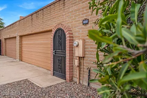 9050 E Calle Maria, Tucson, AZ 85710