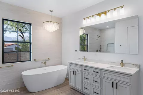 Bath - 5259 E Fort Lowell Rd, Tucson, AZ 85712 photo 1 of 7