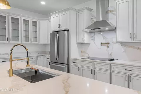 Kitchen - 5259 E Fort Lowell Rd, Tucson, AZ 85712 photo 2 of 4