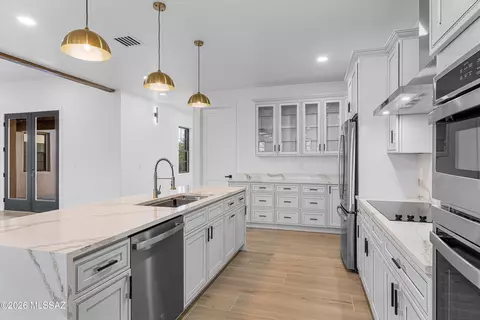 Kitchen - 5259 E Fort Lowell Rd, Tucson, AZ 85712 photo 3 of 4