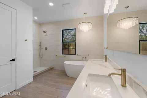 Bath - 5259 E Fort Lowell Rd, Tucson, AZ 85712 photo 2 of 7
