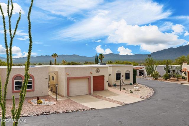572 W Ocotillo Pl, Green Valley, AZ 85614