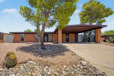 2131 S Deer Trail Cir, Tucson, AZ 85710