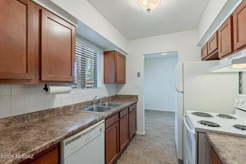Kitchen - 660 E River Rd #J, Tucson, AZ 85704 photo 1 of 3