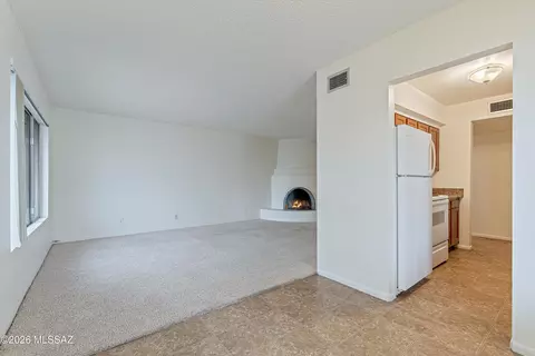 Living - 660 E River Rd #J, Tucson, AZ 85704 photo 6 of 8