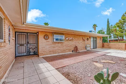 Exterior - 5972 E Hampton St, Tucson, AZ 85712 photo 3 of 8