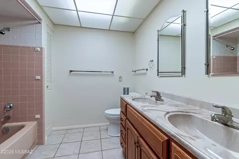 Bath - 5972 E Hampton St, Tucson, AZ 85712 photo 2 of 3
