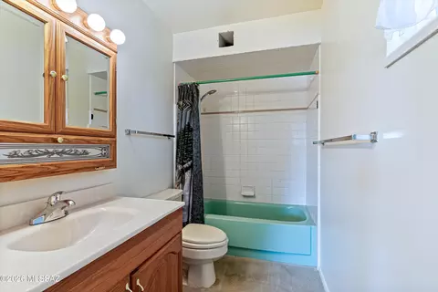Bath - 5972 E Hampton St, Tucson, AZ 85712 photo 1 of 3