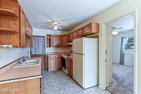 Kitchen - 5972 E Hampton St, Tucson, AZ 85712 photo 4 of 6
