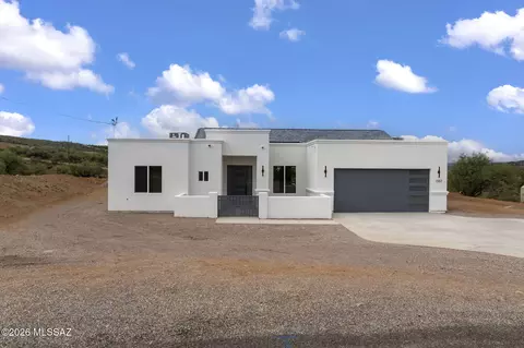 1557 Pinguinos Ct, Rio Rico, AZ 85648