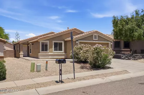 8435 E Bowline Rd, Tucson, AZ 85710
