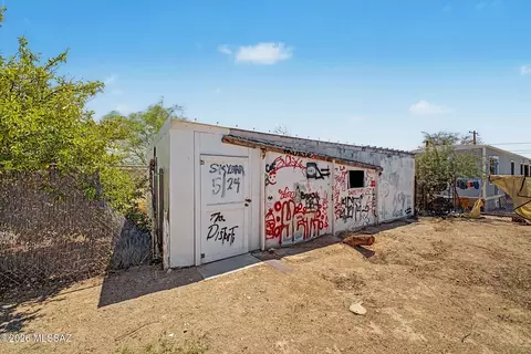 Exterior - 6210 S Euclid Ave, Tucson, AZ 85706 photo 5 of 8