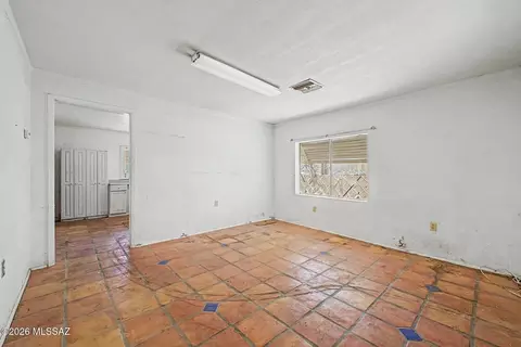 Living - 6210 S Euclid Ave, Tucson, AZ 85706 photo 2 of 4