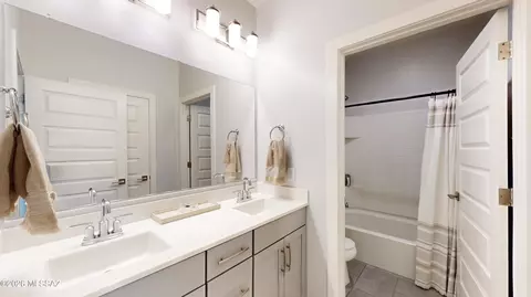 Bath - 14208 E Axle Dr, Vail, AZ 85641 photo 1 of 4