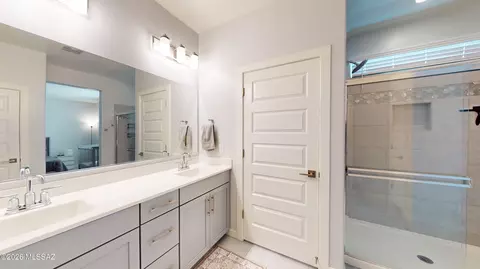 Bath - 14208 E Axle Dr, Vail, AZ 85641 photo 4 of 4