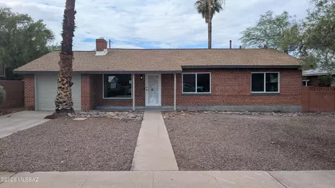 4926 E Timrod St, Tucson, AZ 85711