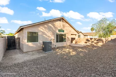 Exterior - 8806 E Mountain Spring Dr, Tucson, AZ 85747 photo 2 of 4