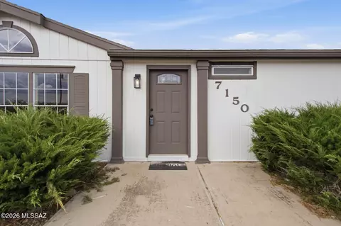 7150 S Garden Valley Dr, Hereford, AZ 85615