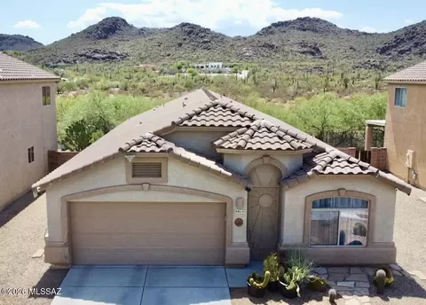 8869 N Misty Brook Dr, Tucson, AZ 85743