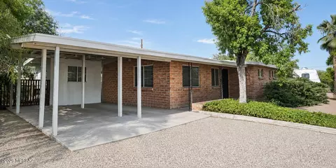 6742 E Montecito Dr, Tucson, AZ 85710