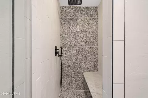 Bath - 1331 E Thunderhead Cir, Tucson, AZ 85718 photo 3 of 5