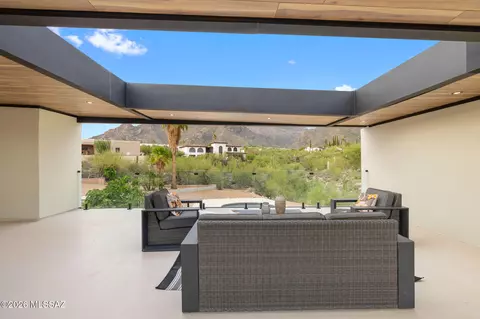 Exterior - 1331 E Thunderhead Cir, Tucson, AZ 85718 photo 2 of 8