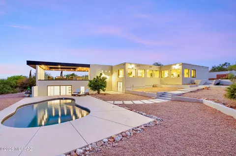 1331 E Thunderhead Cir, Tucson, AZ 85718
