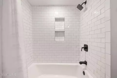 Bath - 1331 E Thunderhead Cir, Tucson, AZ 85718 photo 5 of 5