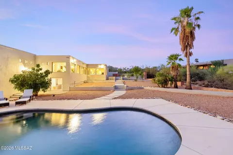 Exterior - 1331 E Thunderhead Cir, Tucson, AZ 85718 photo 3 of 8