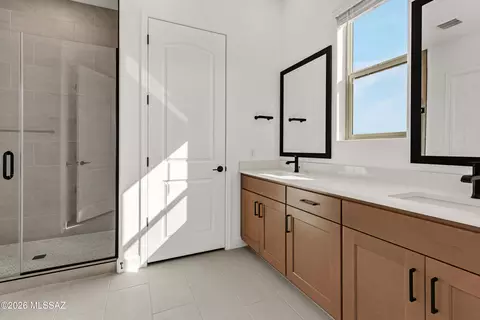 Bath - 14834 E Sands Ranch Rd, Vail, AZ 85641 photo 1 of 2