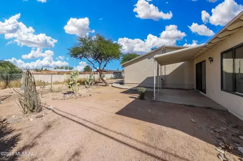 Exterior - 5601 E 10th St, Tucson, AZ 85711 photo 1 of 2