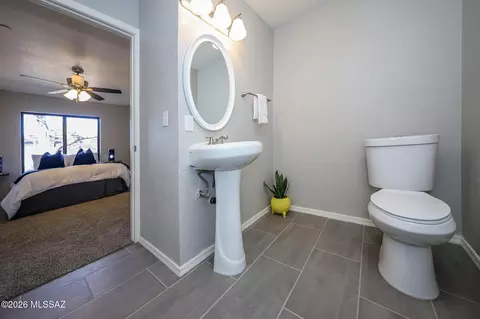 Bath - 5601 E 10th St, Tucson, AZ 85711 photo 1 of 8