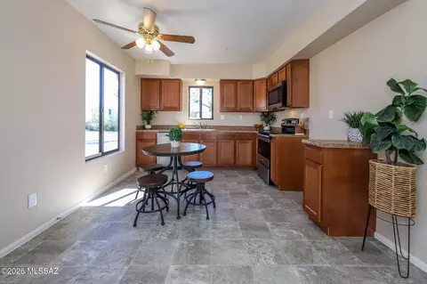Kitchen - 5601 E 10th St, Tucson, AZ 85711 photo 5 of 6