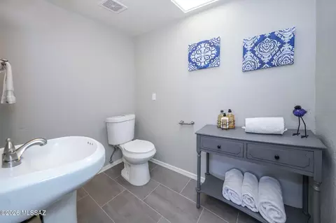 Bath - 5601 E 10th St, Tucson, AZ 85711 photo 2 of 8
