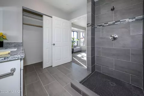 Bath - 5601 E 10th St, Tucson, AZ 85711 photo 5 of 8