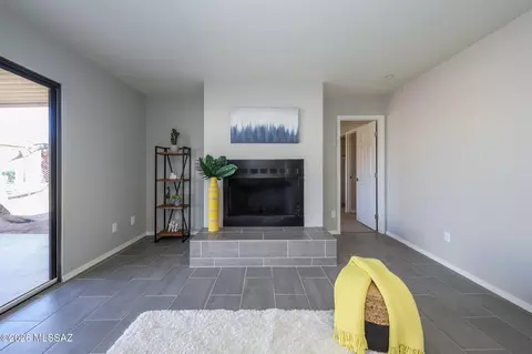 Living - 5601 E 10th St, Tucson, AZ 85711 photo 2 of 4