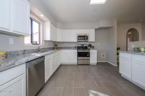Kitchen - 5601 E 10th St, Tucson, AZ 85711 photo 1 of 6