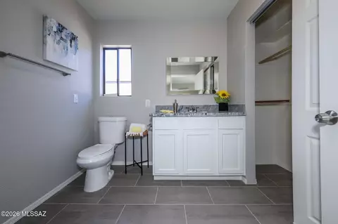 Bath - 5601 E 10th St, Tucson, AZ 85711 photo 3 of 8
