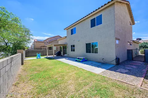 Exterior - 6385 E Boldin Dr, Tucson, AZ 85756 photo 7 of 9