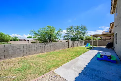 Exterior - 6385 E Boldin Dr, Tucson, AZ 85756 photo 8 of 9