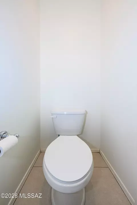 Bath - 6385 E Boldin Dr, Tucson, AZ 85756 photo 2 of 5