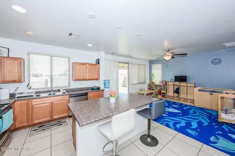 Kitchen - 6385 E Boldin Dr, Tucson, AZ 85756 photo 3 of 4