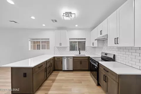 7447 W Sonesta Dr, Tucson, AZ 85743