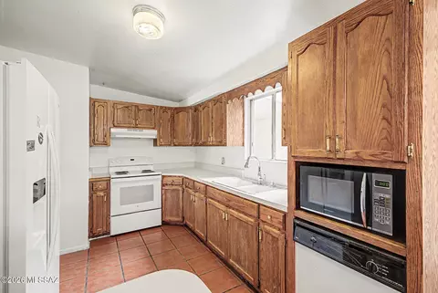 Kitchen - 1731 E Holladay St, Tucson, AZ 85706 photo 1 of 2