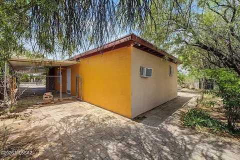 Exterior - 1731 E Holladay St, Tucson, AZ 85706 photo 8 of 10